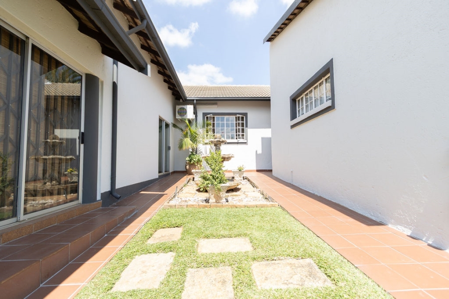 3 Bedroom Property for Sale in Safari Gardens North West